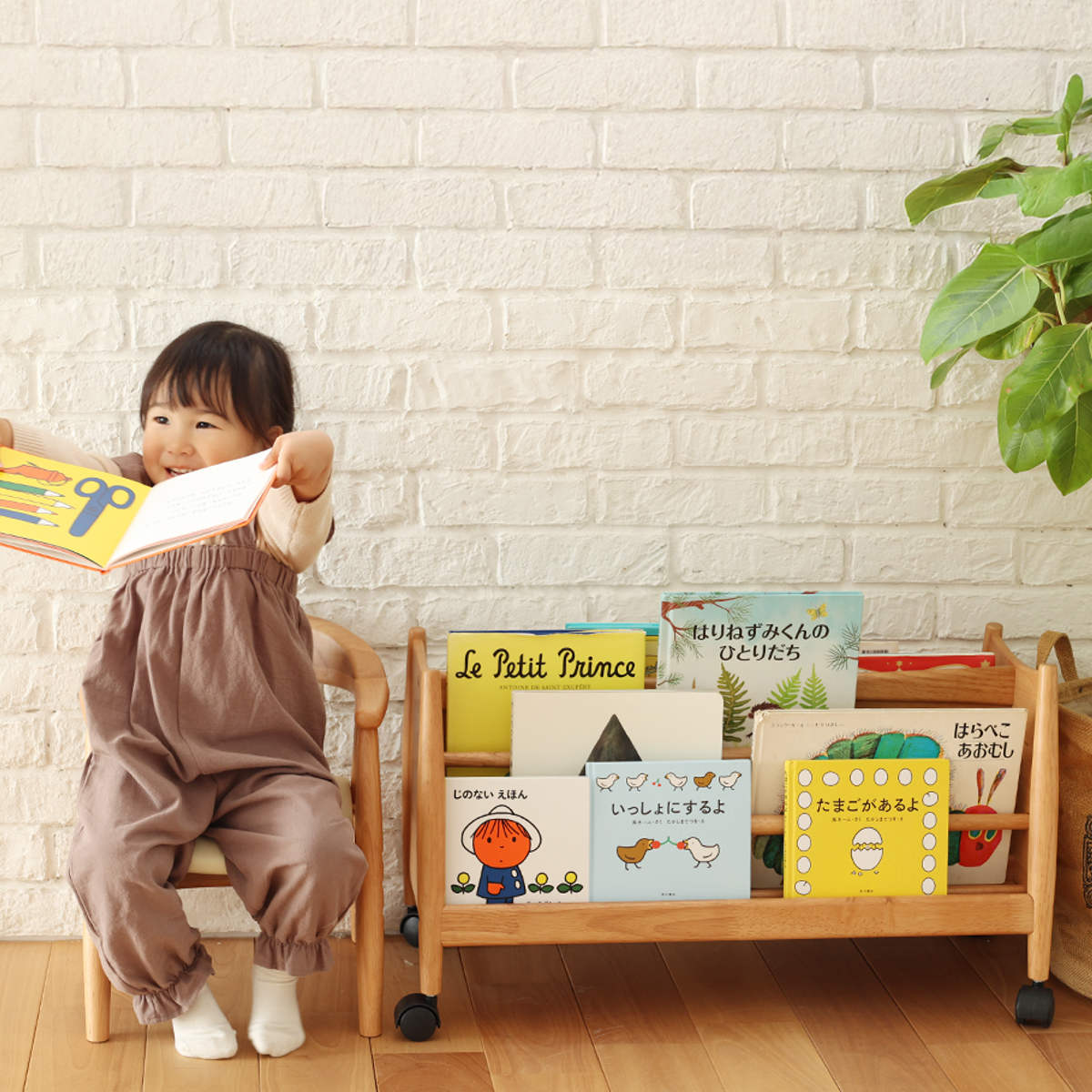 絵本棚 幅70cm キャスター付き 木製 北欧風 子ども用ブックラック nork 