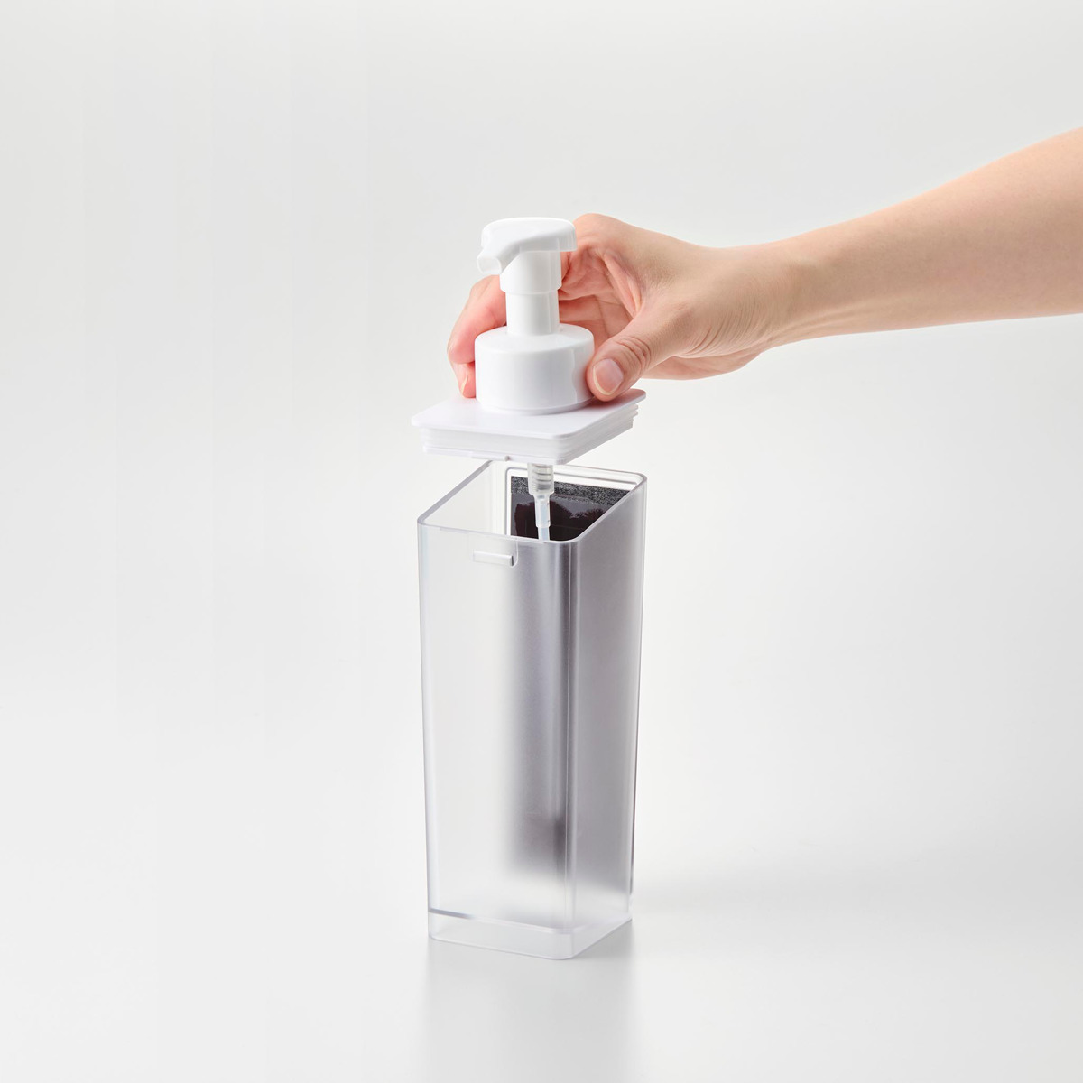 山崎実業 MIST たっぷり洗剤が出る マグネットディスペンサー ミスト 
