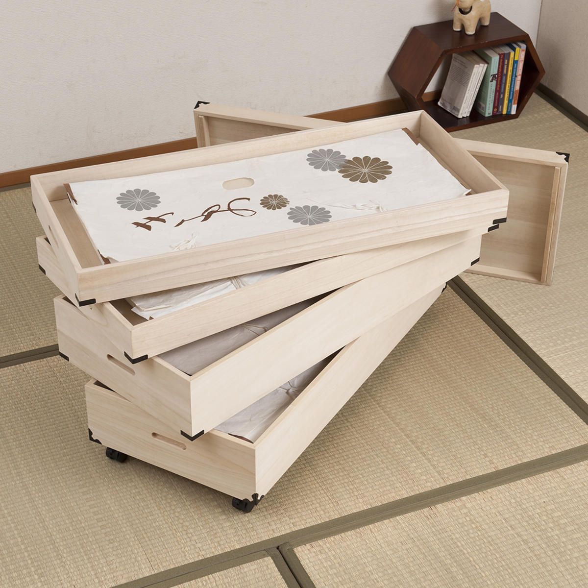桐 衣装ケース 4段 衣裳箱 キャスター付 隅金具 高さ51cm （ 完成品 桐
