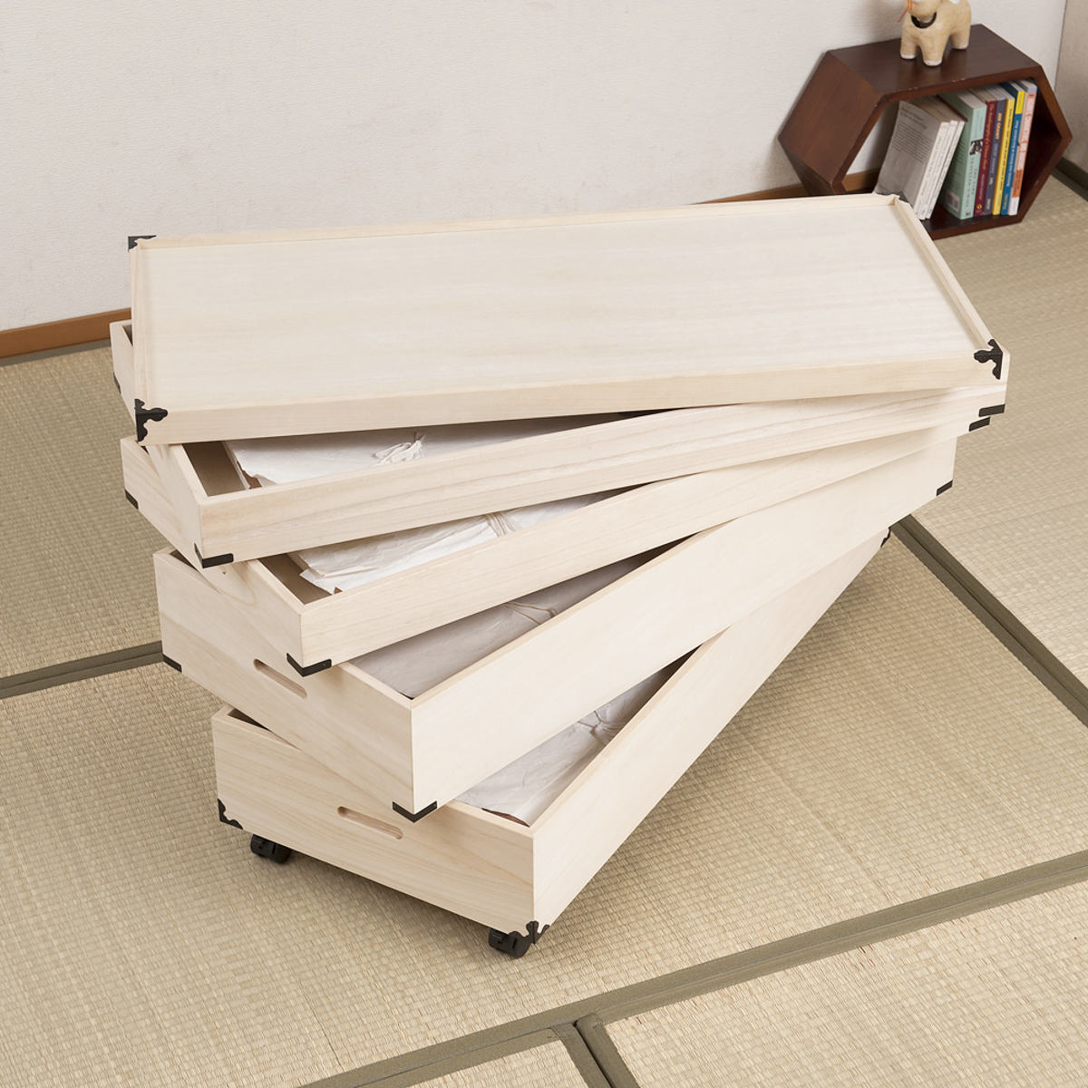 桐 衣装ケース 4段 衣裳箱 キャスター付 隅金具 高さ51cm （ 完成品 桐