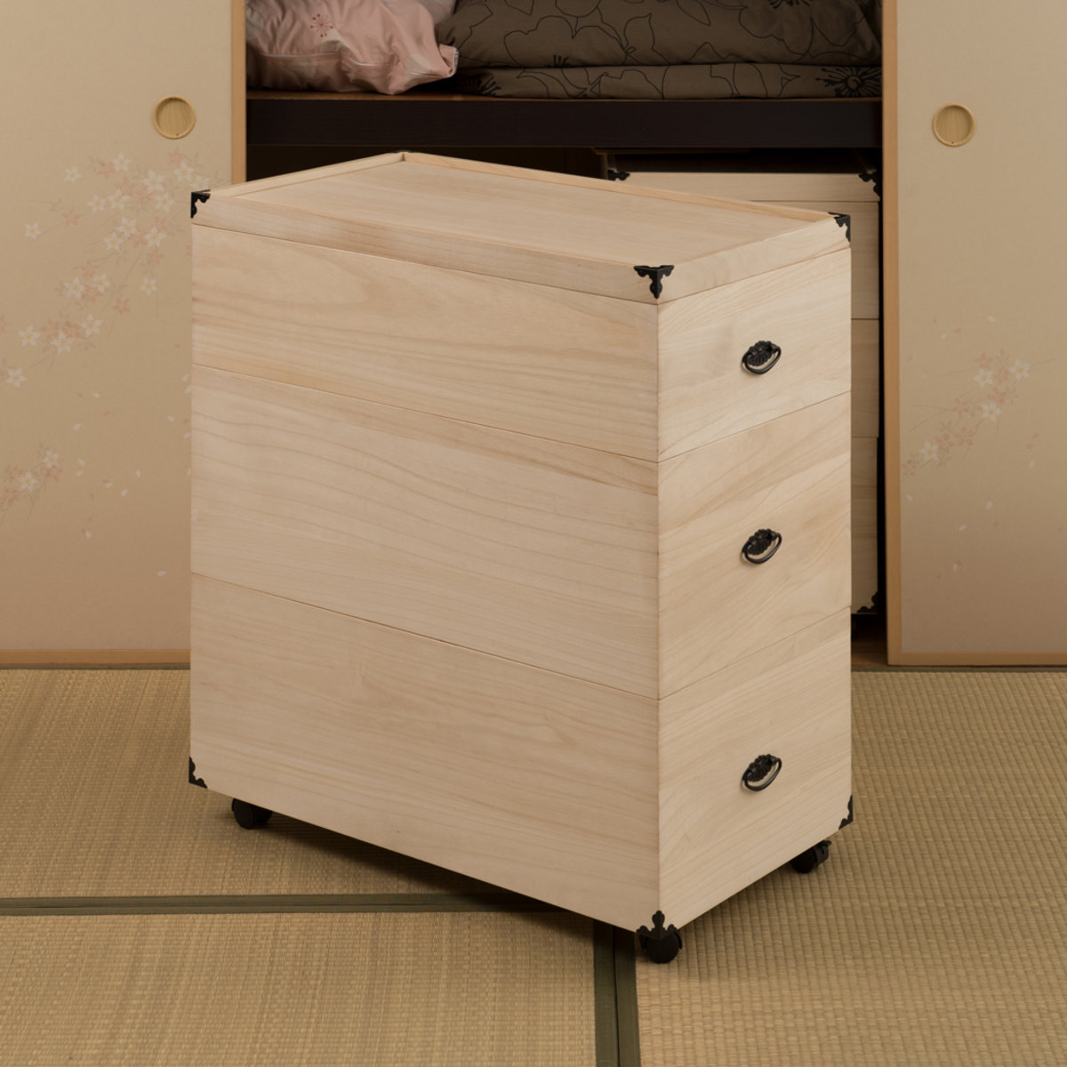 桐 衣装ケース 3段 押入れ収納 衣裳箱 キャスター付 隅金具 高さ81.5cm 