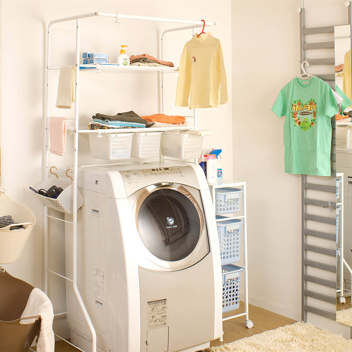 ランドリーラック 幅69-100cm 棚板2段・小物カゴ3個付き 日本製