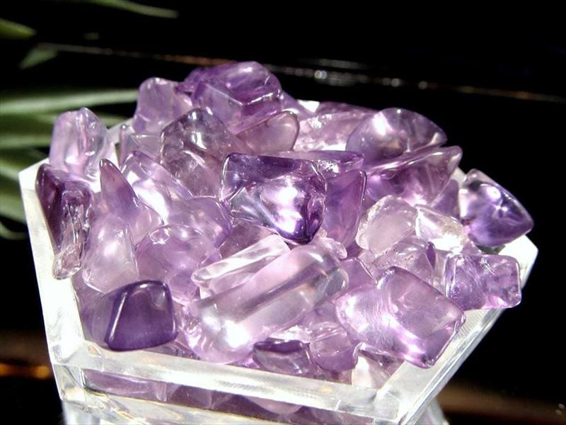 中粒タイプ ラベンダーアメジスト 紫水晶 さざれ 一袋約100g 粒の大き