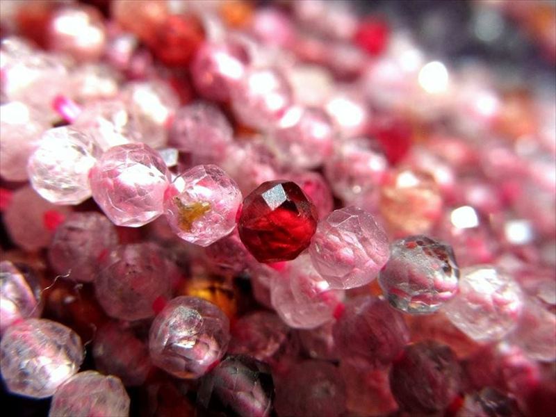 激安宣言 小サイズビーズ 約3mm前後 ミックスカラースピネル 尖晶石