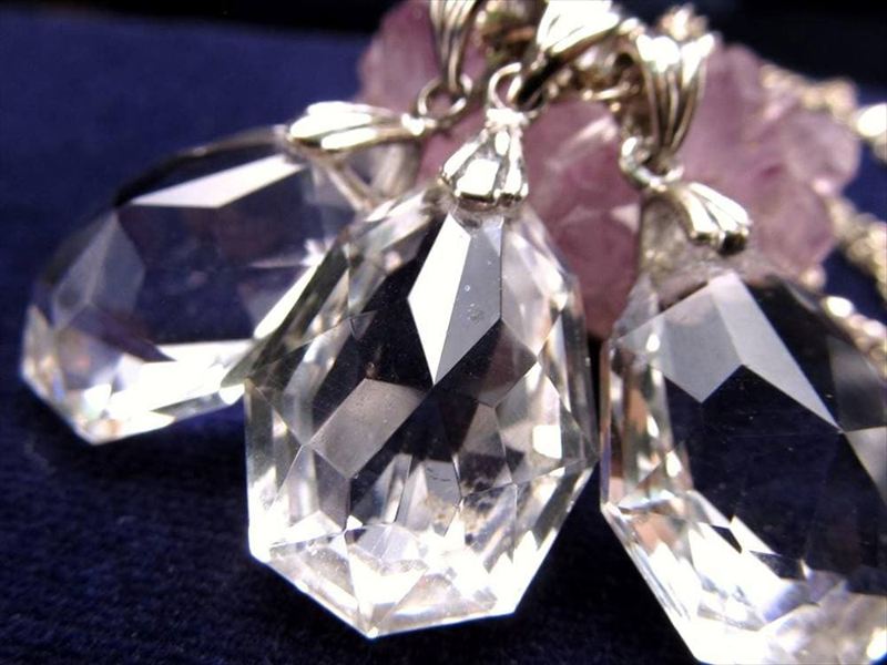 水晶 ネックレス キラキラカットペンダントトップ 石サイズ縦約20mm