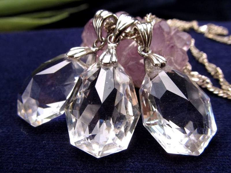 水晶 ネックレス キラキラカットペンダントトップ 石サイズ縦約20mm