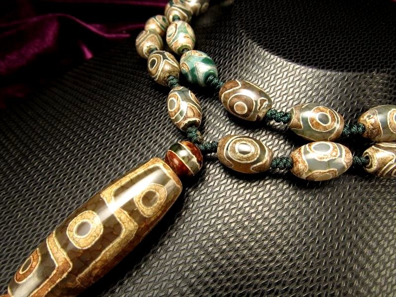 緑龍紋天珠首飾り 九眼天珠&三眼天珠タイプ18ネックレスサイズ約65cm  