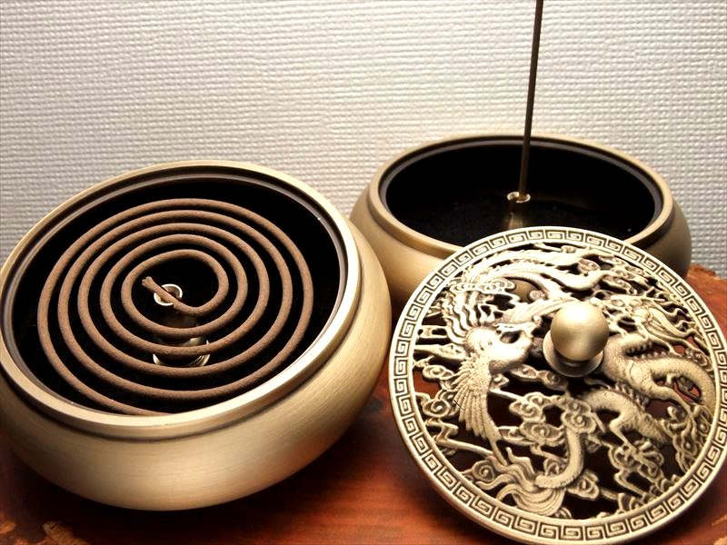 未使用　岫玉　天然石　特大香炉　遊環　龍耳 干支　四足　透かし彫り　手彫り　相輪 圧巻「上絵金彩花文麒麟鈕大香炉」：横山美術館「錦光山と帯山