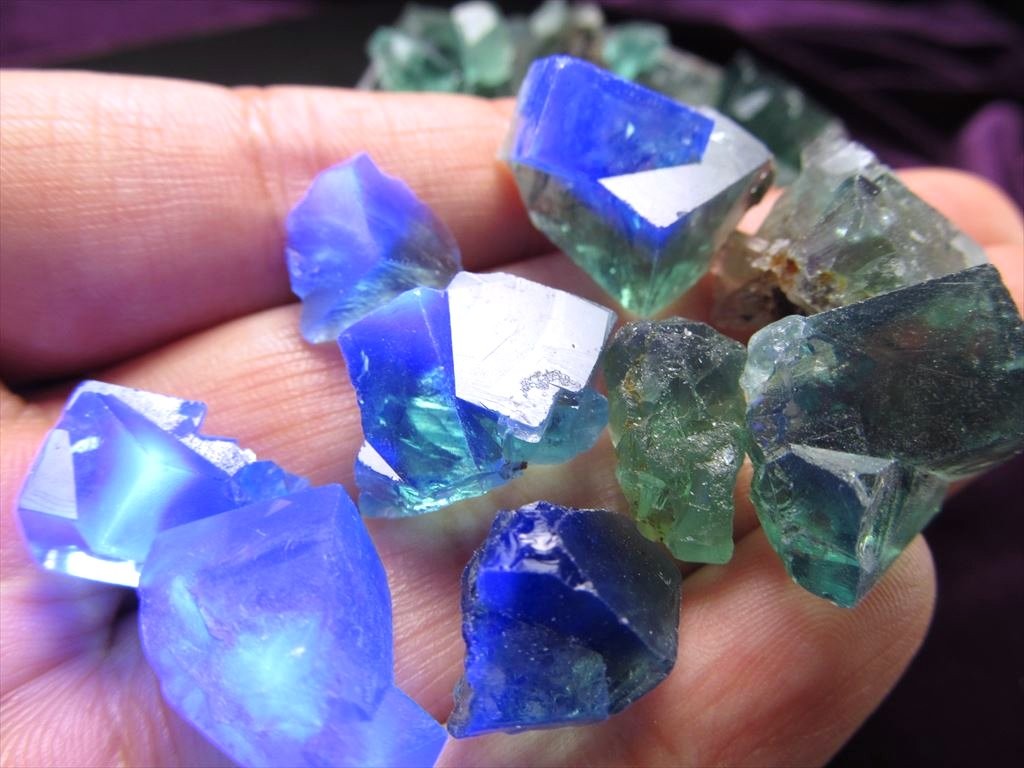 強蛍光 フローライト結晶原石 詰め合わせ Sサイズ 約100g入り 粒約7mm