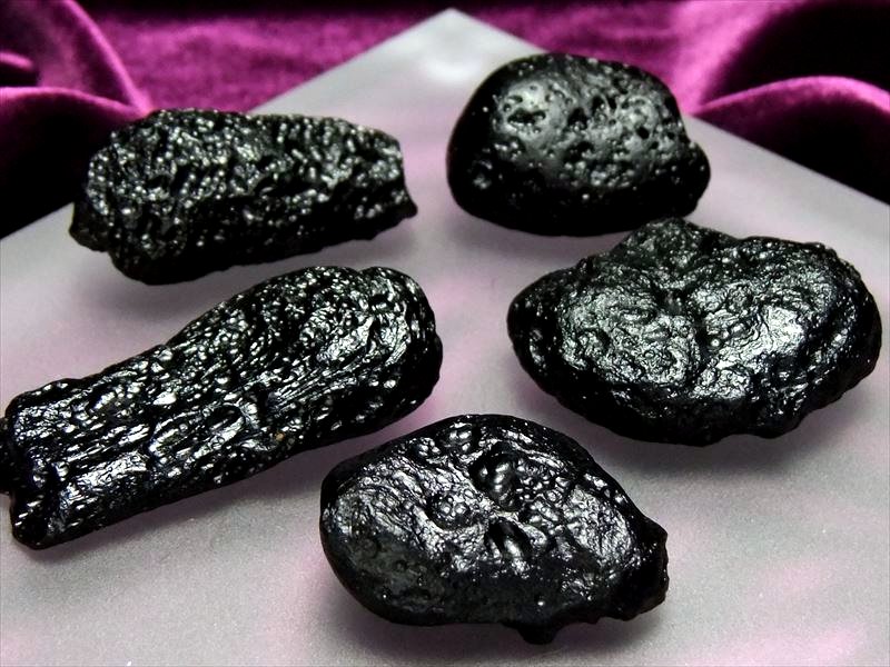 今回は大き目 テクタイト原石 詰め合わせ 約100gパック サイズの平均約