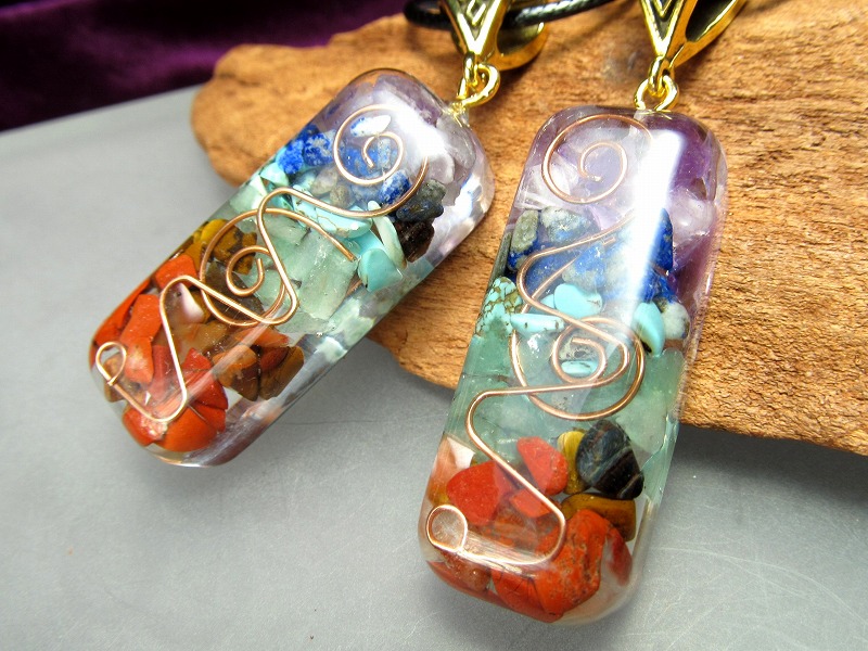 幸運✨オルゴナイト ネックレス トリスケル チャクラカラー 幸運✨オルゴナイト ネックレス トリスケル チャクラカラー