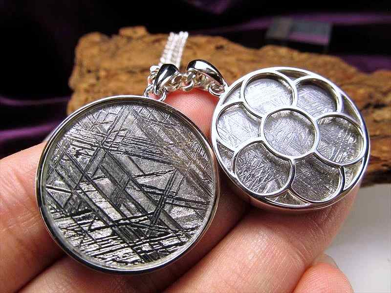 一点モノペンダントヘッド純銀30g 天然ルビー