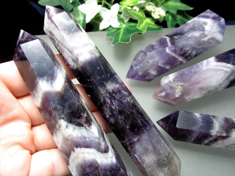 シェブロンアメジストの大きなポイント(17.5センチ！) シェブロンアメジストの大きなポイント(17.5センチ！)