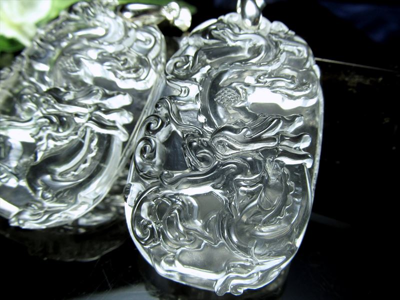 繊細彫刻 天然水晶 神龍彫刻 オーバル型 ペンダントトップ 1個売り 幅