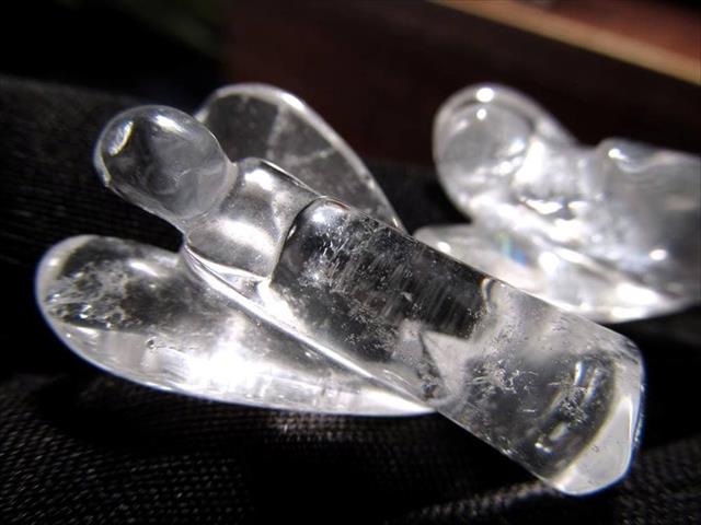 天然水晶 ミニエンジェル 彫り置物 高さ約3cm-4cm 可愛いミニサイズ