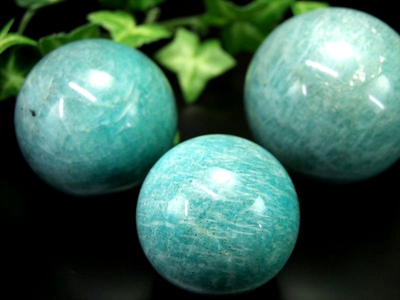 人気の霜降り & シラー アマゾナイト（天河石）丸玉 直径36mm-38mm 1個