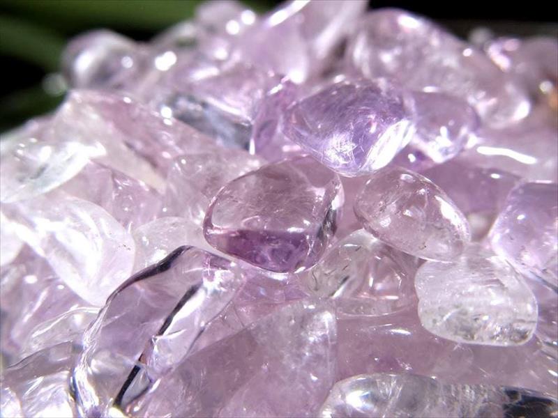 透明度抜群 小粒タイプ 透明ラベンダーアメジスト(紫水晶)さざれ石 約