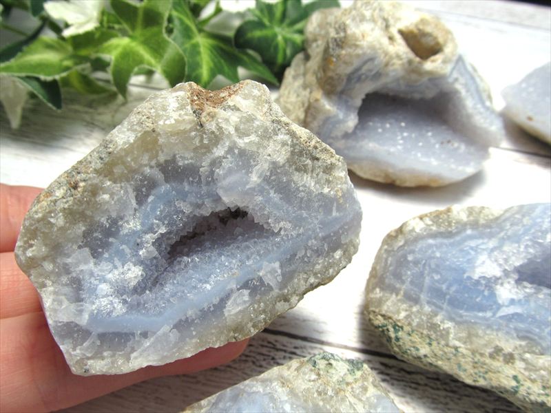 ☆天然高品質 キラキラドゥルージー結晶 ☆ 龍穴入りアゲート 六角柱 