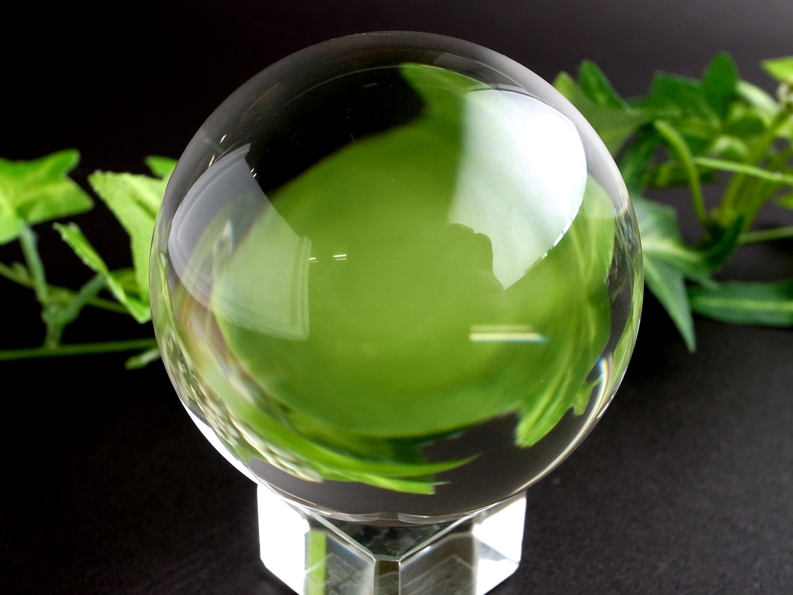 完全透明 無垢水晶 丸玉 重さ 180g 直径51mm 極上の透明感 天然水晶