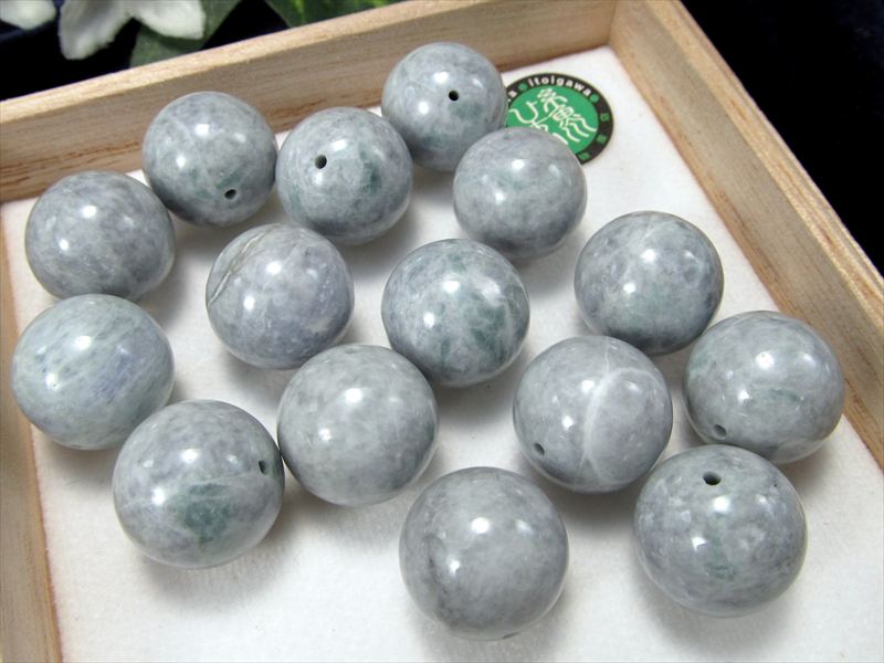 国産石の一級品 大珠 糸魚川 青翡翠(硬玉) 約14mm-14.5mm珠 一粒売り 5