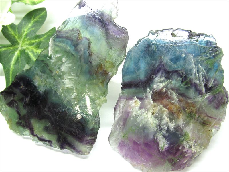 天使の羽根入り エンジェルフェザー フローライト プレート原石 1個