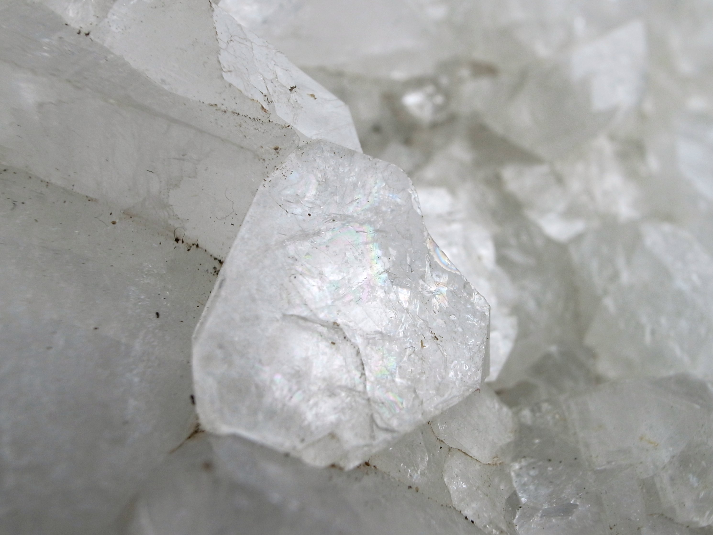 虹入り 4A アポフィライト 魚眼石 クラスター原石 最大幅139mm 重さ