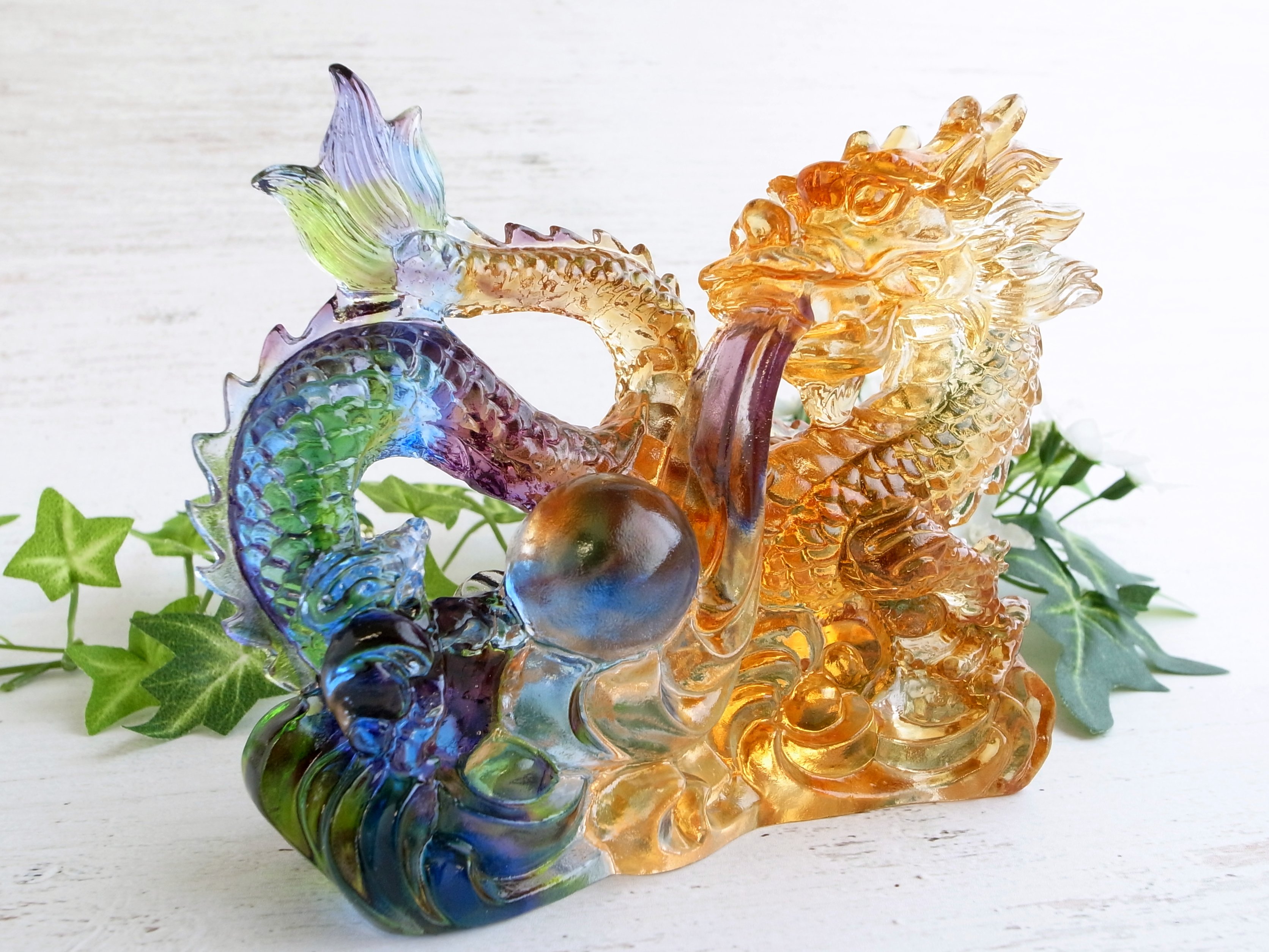 玉持ち龍神 瑠璃製 レインボーカラーの龍置物 横幅約143mm 重さ748g