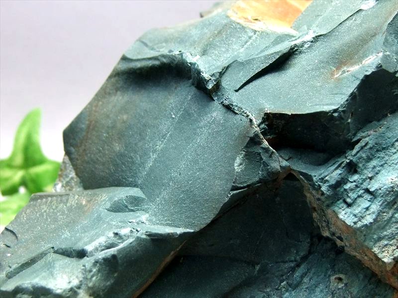 大特価 特大 出雲石 碧玉 原石 2344g 幅180mm 大地のパワーを感じる石