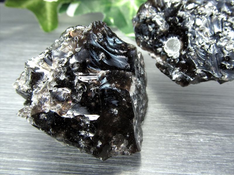 満天の星のような黒曜石 クリストバル石入りオブシディアン 黒曜石