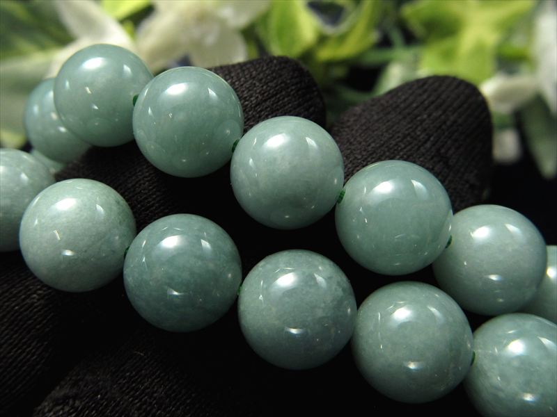 more 緊急入荷 濃色翡翠 ミャンマージェイド 約8mm珠 一連破格 約38