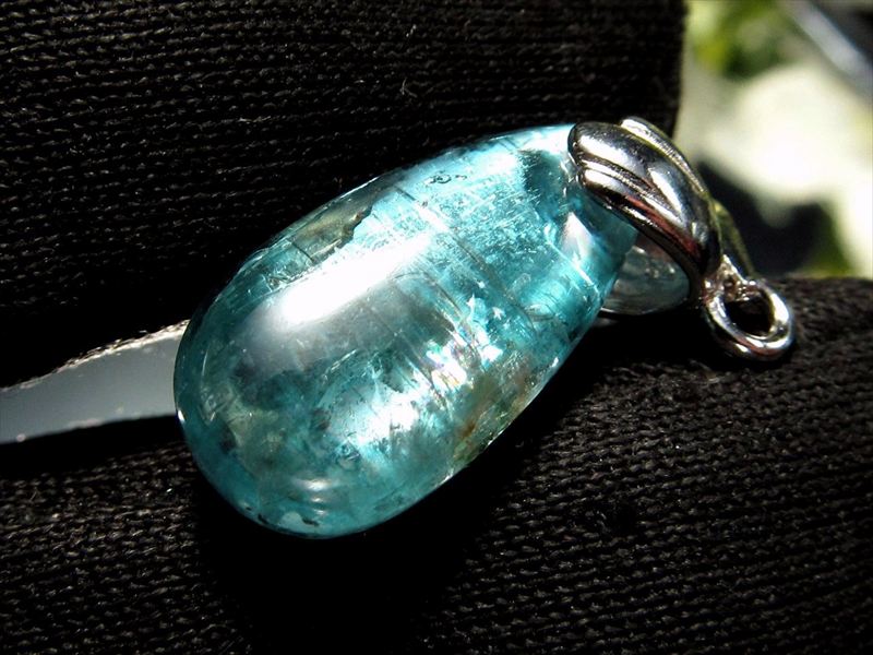 ♡レア宝石♡キャッツアイブルーカイヤナイト　ペンダントトップ 極上の透明度 カイヤナイト 藍晶石 ドロップ型 ペンダントトップ 石