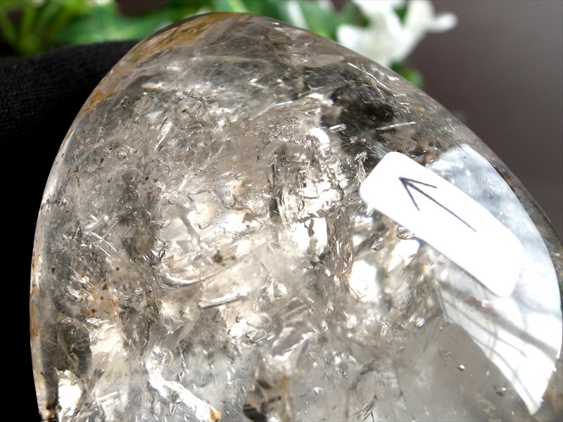 水入り&虹入り たっぷり水入り 磨き原石 重さ172g 古代の水を封入した