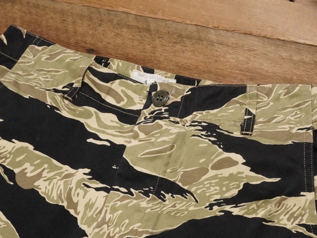 BUZZ RICKSON'S RICKSON'S GOLD TIGER PATTERNS SHORTS [BR51904