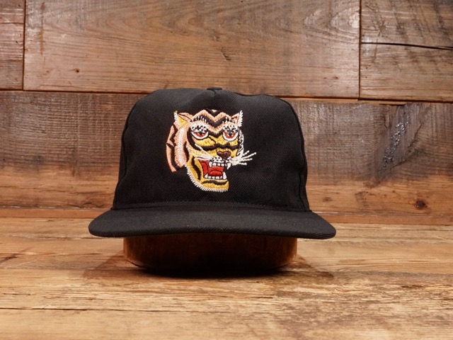 The Ampal Creative（ザ アンパル クリエイティブ） : SNAPBACK “TIGER