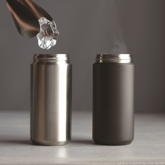 ボトルの内側に電解研磨を施し表面を平滑に仕上げているため、匂いや茶渋などの汚れがつきにくい