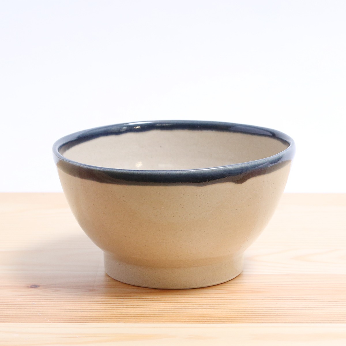 益子焼 お碗 大 かわクジラ 陶器 おしゃれ 可愛い モダン 和食器 丼ぶり 道祖土和田窯 Kawakujirawandai コレパン 日本の暮らし雑貨店 通販 Yahoo ショッピング