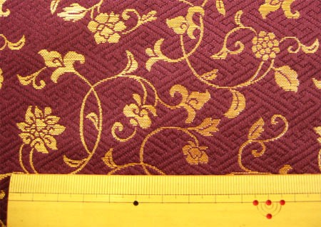 生地 金襴 布 古代 紗綾形に花唐草 紫 和柄 金らん 切り売り 50cm以上