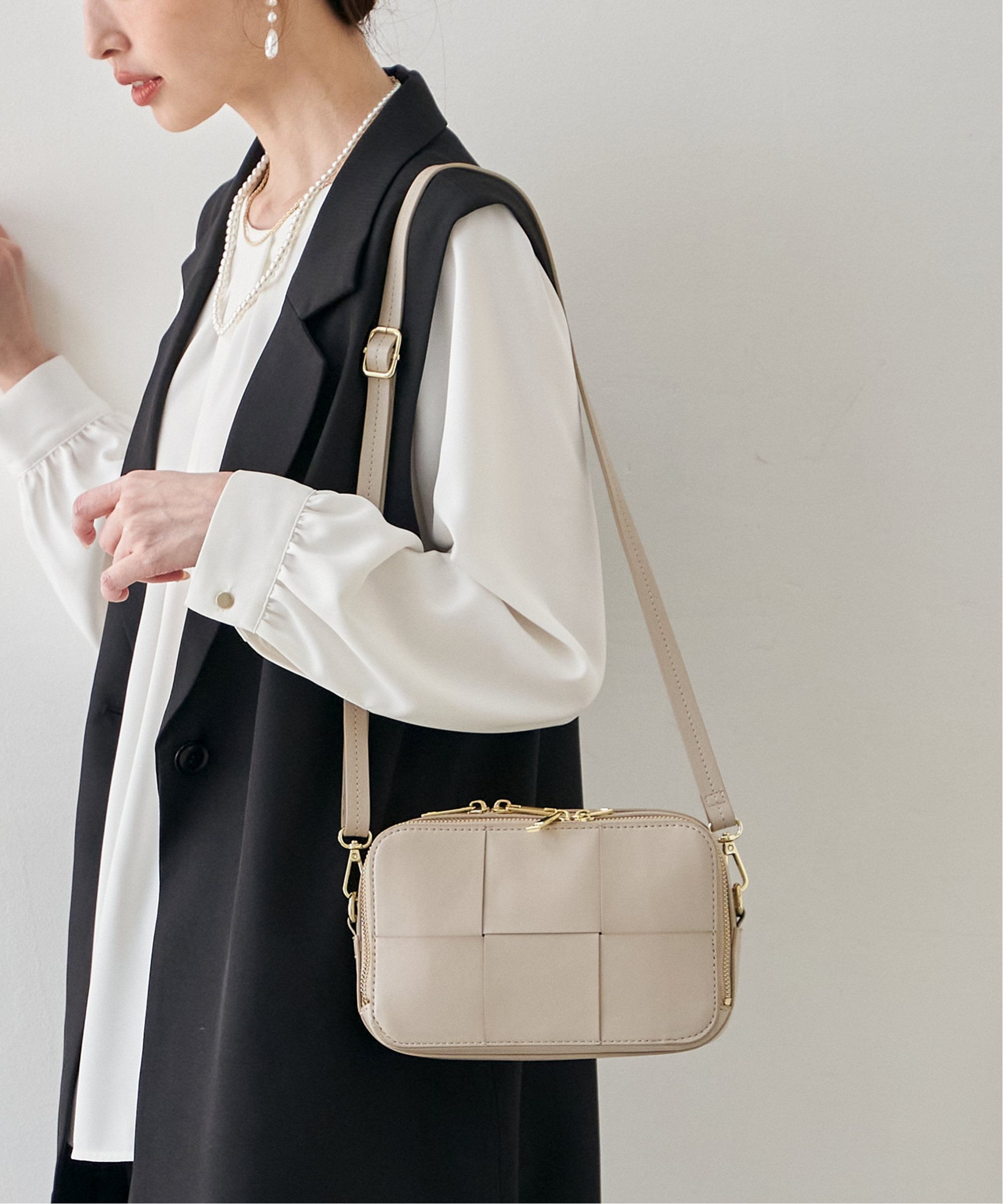 ikka（イッカ） 編み込みスクエアショルダーバッグ : COX-ONLINE SHOP