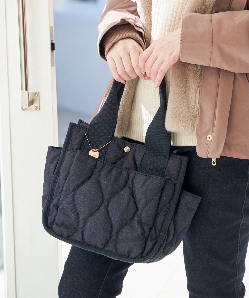 ikka（イッカ） 【軽量】キルティング多ポケトートバッグ : COX-ONLINE