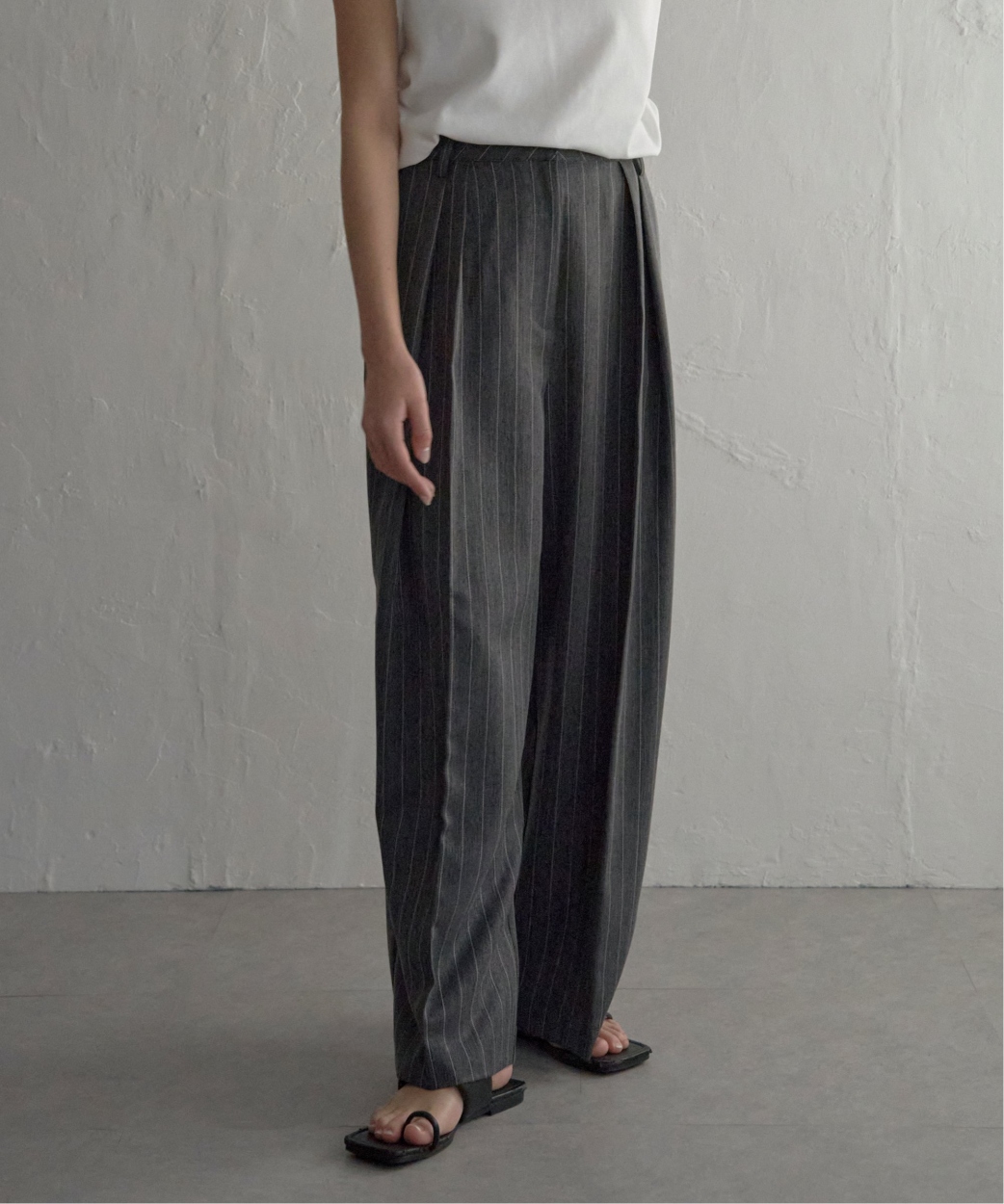 notch. 【 notch. by KASUMI 】 ストライプトラウザーパンツ : COX