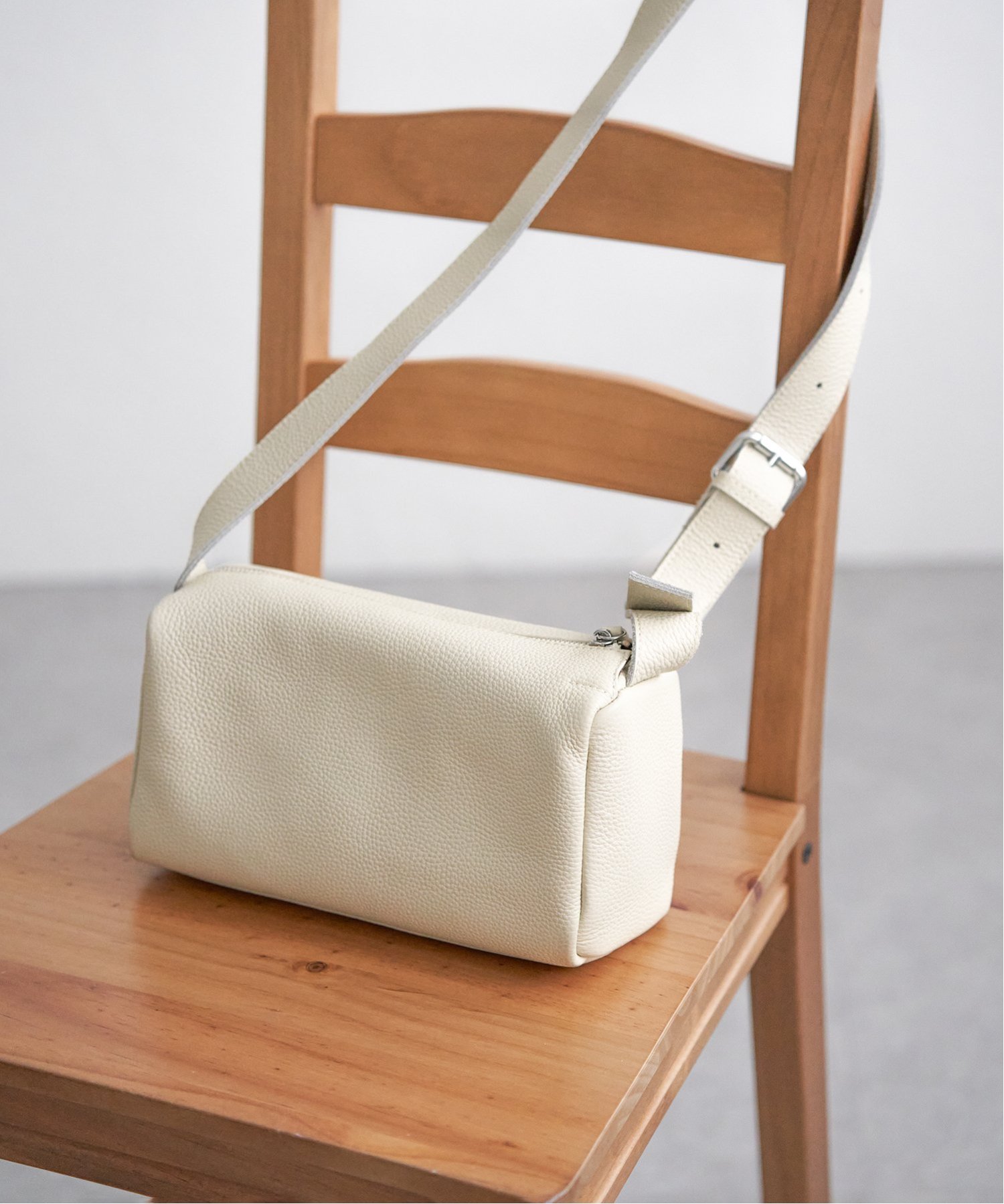 【sweet web掲載】COOCO シュリンクレザースクエアショルダーバッグ