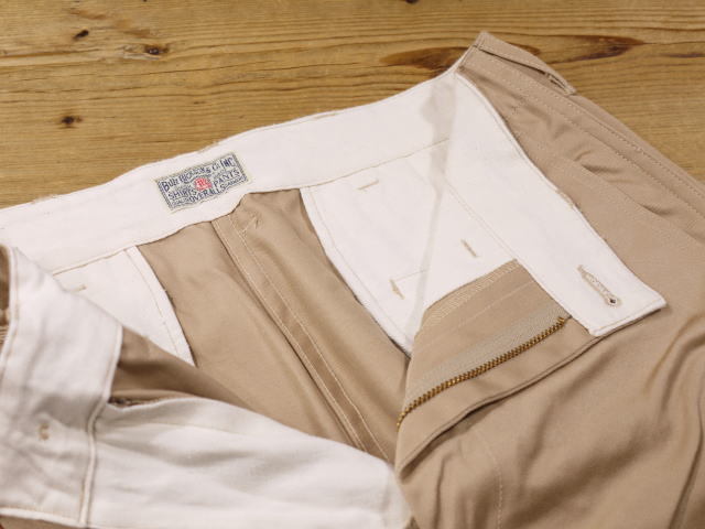 バズリクソンズ　チノパン オリジナル　ベージュ Lot No. BR40025 / BUZZ RICKSON'S ORIGINAL SPEC. CHINOS (ONE