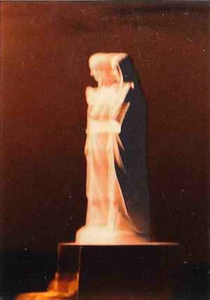 写真家秋元隆良「マリア像の神秘」