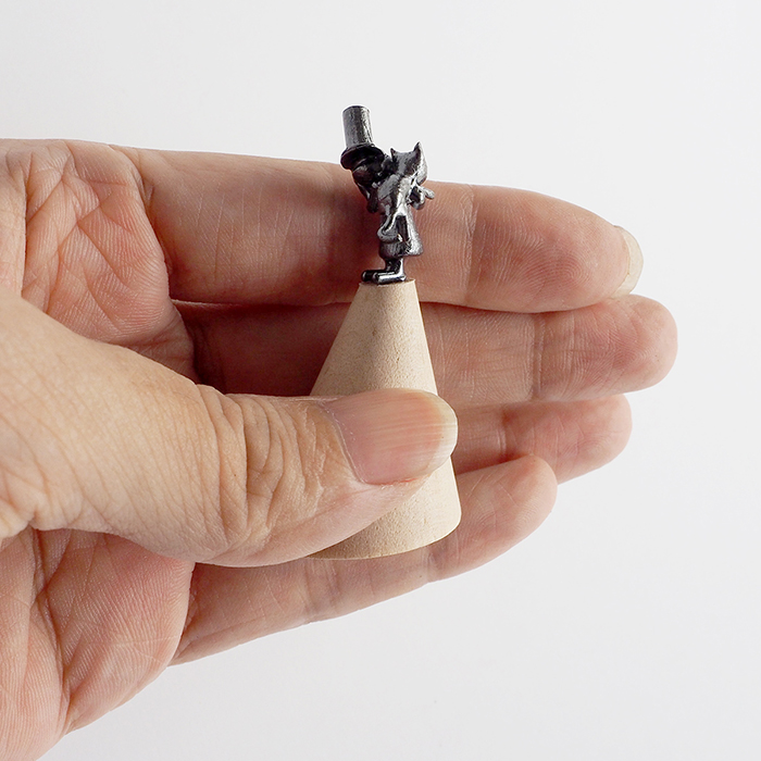 ブロンズ造形作家・コイズミタダシ リングスタンド 「さあ、おいで