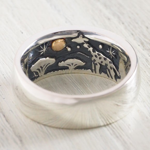 moge(モゲ) 手作りシルバーアクセサリー 同じ月を見てた −キリン moge(モゲ) 手作りシルバーアクセサリー 同じ月を見てた −キリン