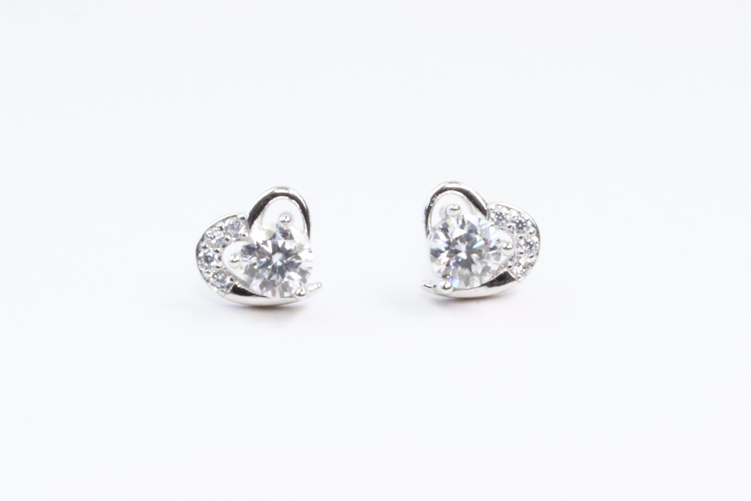 モアサナイト ピアス ハート 0.5ct レディース 金属アレルギー対応