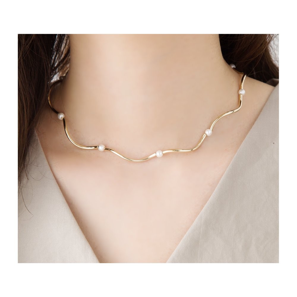 【AMY O】Oli Dainty Bead チョーカー（3色）☆送料関税込み Cream dot. チョーカー ネックレス レディース ひねり 大人 上品