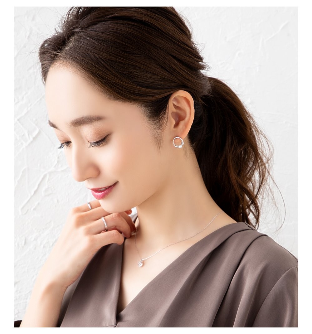 【ETRO】マスクパール ピアス/送料込 ETRO Masks パール ピアス | ゴールドトーン | FARFETCH JP