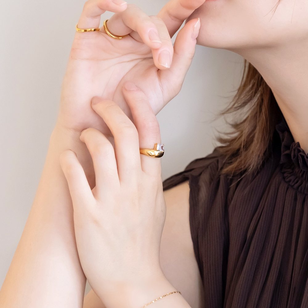 Missoma トリプルリッジリング リサイクルゴールドメッキ/関税込 Missoma Triple Ridge ring for Women - Gold in UAE | Level Shoes
