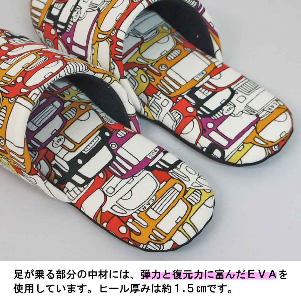 弾力性のある中材